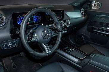 Mercedes EQA 250 — photo 6
