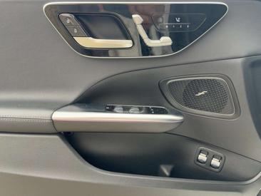 Mercedes Classe C Berline 300 E — photo 16