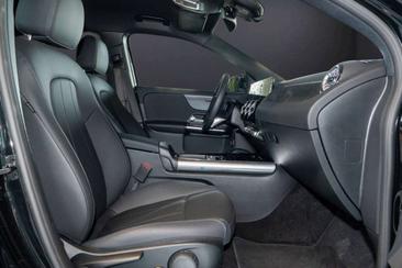 Mercedes EQA 250 — photo 8