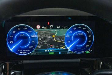 Mercedes EQA 250 — photo 14