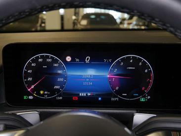 Mercedes GLB 180 — photo 16