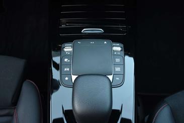 Mercedes CLA Berline 180 — photo 21
