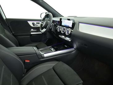 Mercedes GLA 200d — photo 17