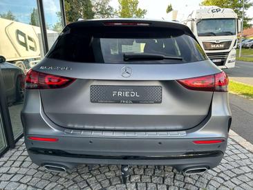 Mercedes GLA 250e — photo 8