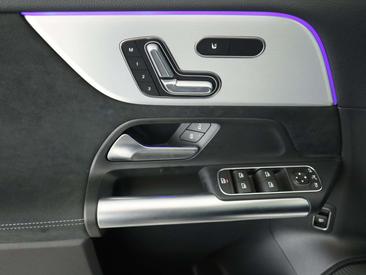 Mercedes GLA 200d — photo 20