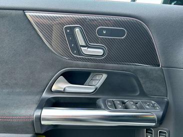 Mercedes GLA 250e — photo 14