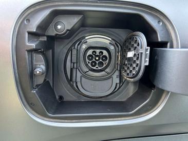 Mercedes GLA 250e — photo 15