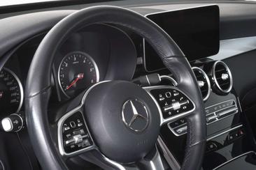 Mercedes GLC 300 D — photo 11