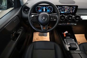 Mercedes GLB 200 — photo 9