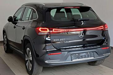 Mercedes EQA 250 — photo 7