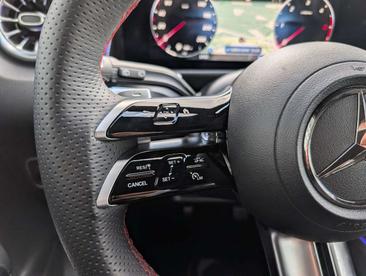 Mercedes GLB 200d — photo 11