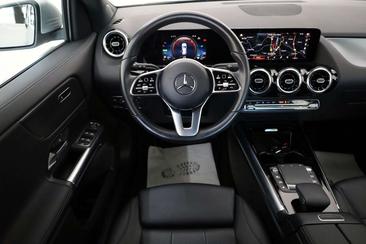 Mercedes GLA 250e — photo 9