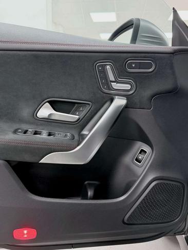 Mercedes CLA Berline 250 E — photo 16
