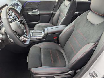 Mercedes GLB 200d — photo 17