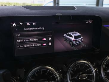 Mercedes GLA 200 — photo 13