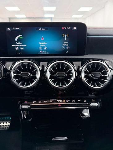 Mercedes CLA Berline 250 E — photo 21