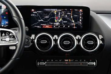 Mercedes GLA 250e — photo 15