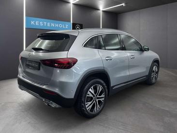 Mercedes GLA 180 — photo 3
