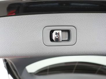 Mercedes GLC 220 D — photo 26