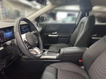 Mercedes GLA 180 — photo 7