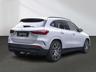 Mercedes GLA 200 — photo 2