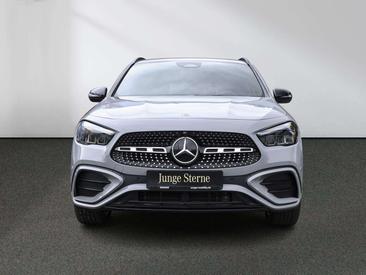 Mercedes GLA 200 — photo 3