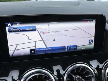 Mercedes GLA 200 — photo 12