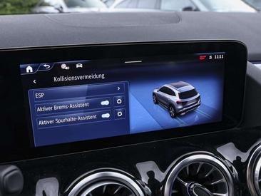 Mercedes GLA 200 — photo 13