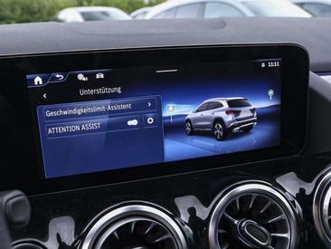 Mercedes GLA 200 — photo 14