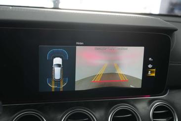 Mercedes Classe E 300 AMG Line — photo 17