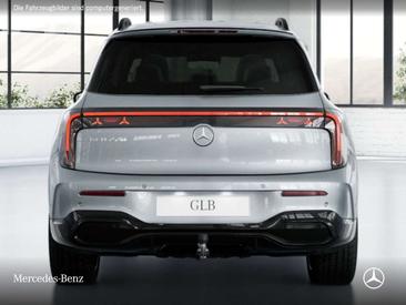 Mercedes GLB 220 Night Edition — photo 6
