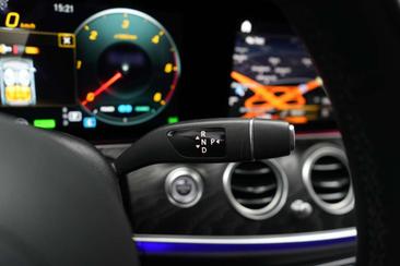 Mercedes Classe E 300 AMG Line — photo 25