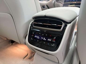 Mercedes EQE 350 Night Edition — photo 19