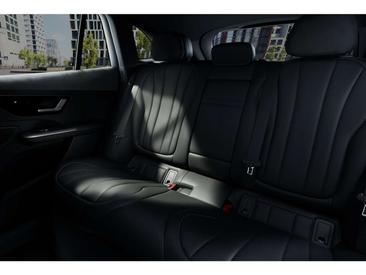Mercedes EQE — photo 9