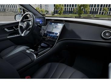 Mercedes EQE Advanced+ — photo 6