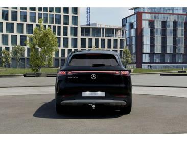 Mercedes EQE Advanced+ — photo 11