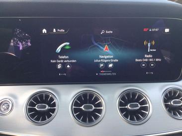 Mercedes CLS 300 — photo 9