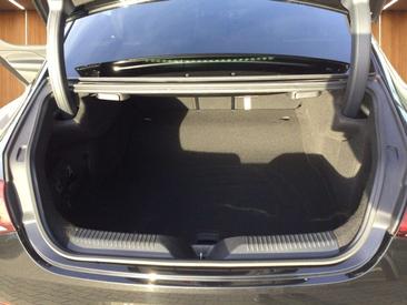 Mercedes CLS 300 — photo 18