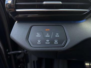 Volkswagen ID.4 Pro S — photo 14