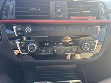 BMW Série 2 Berline 220d — photo 9