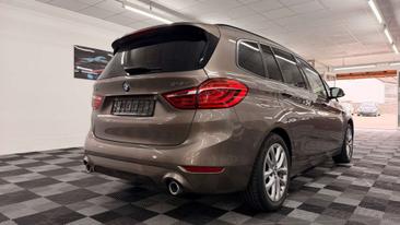 BMW Série 2 Berline 218d — photo 3