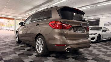 BMW Série 2 Berline 218d — photo 4