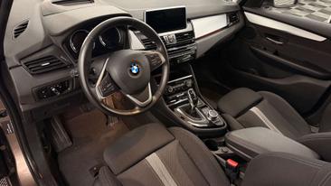 BMW Série 2 Berline 218d — photo 12