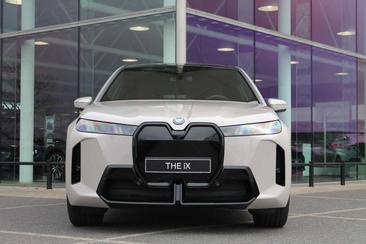 BMW IX XDrive60 — photo 2