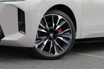 BMW IX XDrive60 — photo 7
