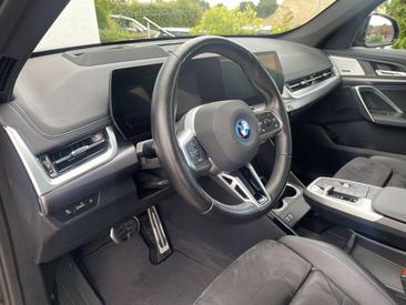BMW IX1 XDrive30 — photo 9