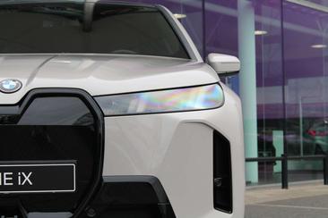 BMW IX XDrive60 — photo 9