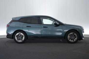 BMW IX XDrive40 — photo 5