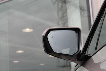 BMW IX XDrive60 — photo 11