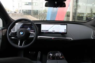BMW IX XDrive60 — photo 12